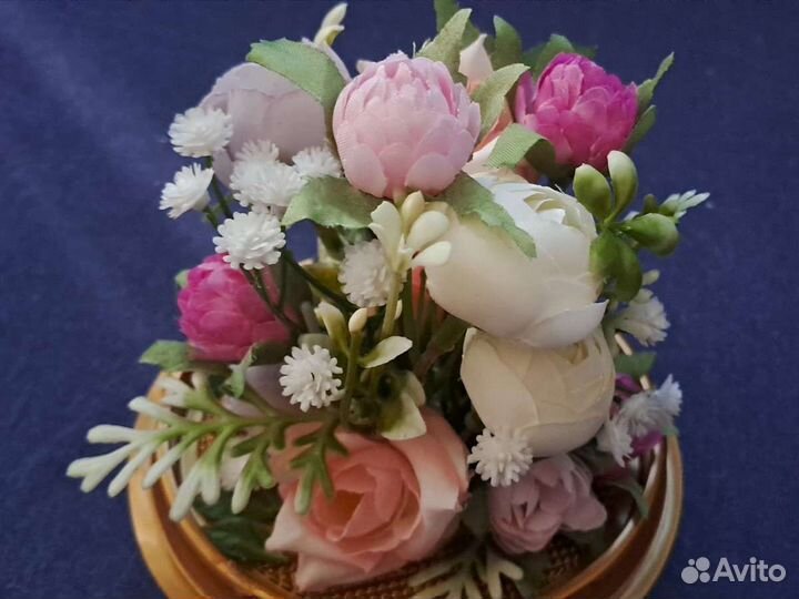 Цветочная композиция в куполе