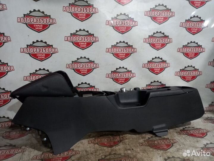 Бардачок между сиденьями Mazda Demio DJ3FS P3 2016