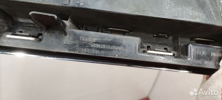 Решетка радиатора Volkswagen Touareg 3