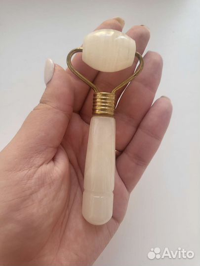 Роликовый массажер для лица оникс