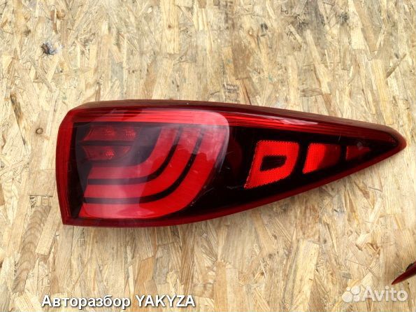 Фонарь задний правый Kia Sportage 4 дорест