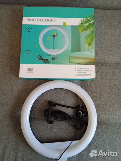 Кольцевая лампа с штативом 2.10 новая