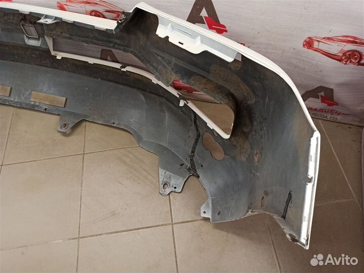 Бампер передний Toyota Land Cruiser 200