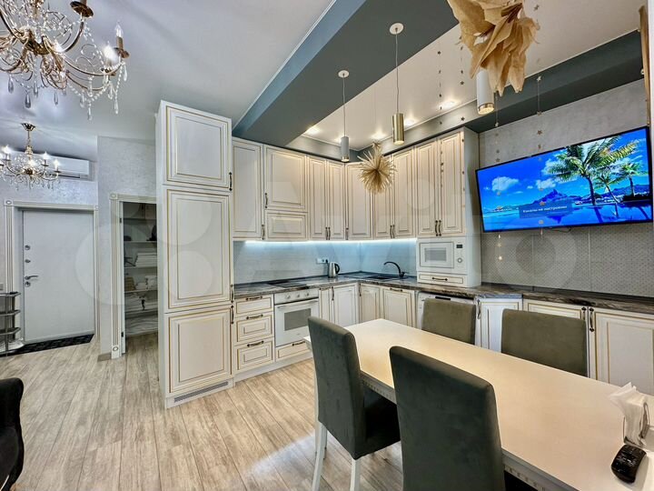 2-к. квартира, 65 м², 14/18 эт.