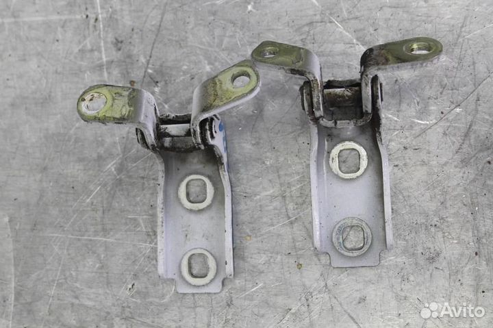 Петли двери передней правой Chevrolet Cruze 2013