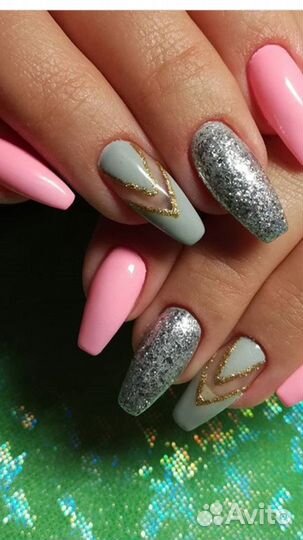 Наращивание ногтей, покрытие гель лаком