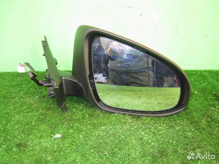 Зеркало правое Toyota Yaris P13 2015