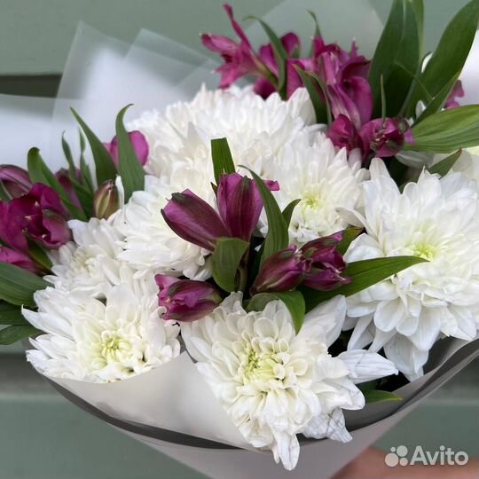 Букет к 1 сентября из альстромерий и хризантем