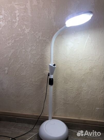 Лампа лупа напольная