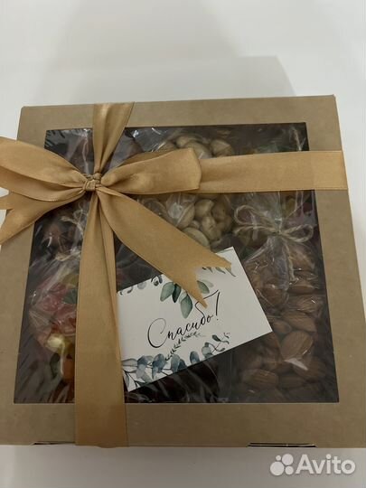 Набор Орехов сухофруктов подарочный