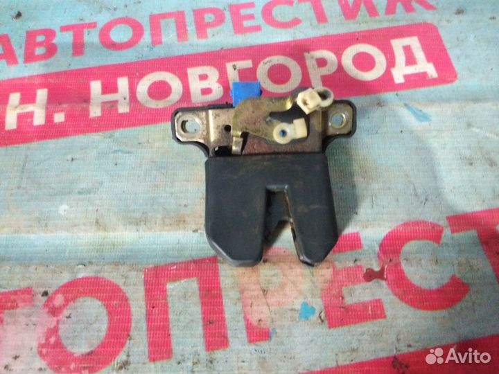 Замок крышки багажника Ауди А6 C5