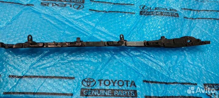 Кронштейн бампера Камри 50, Камри 55 правый бу