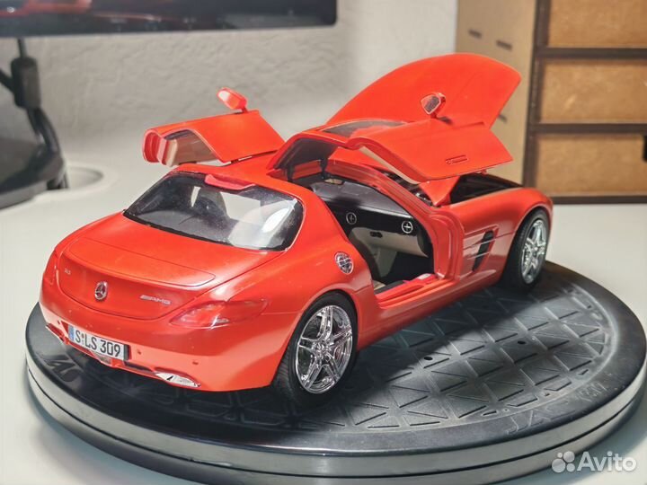 Модель автомобиля mercedes SLS AMG 1/24