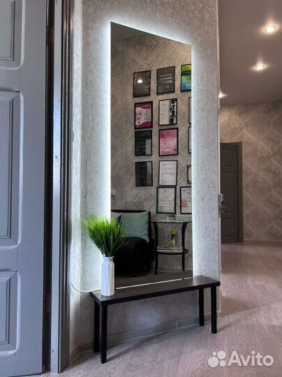 Зеркало с led подсветкой и ящиком