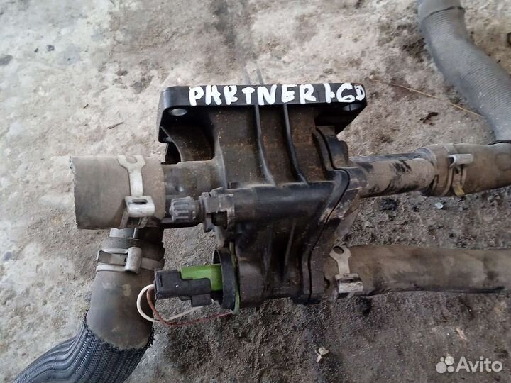 Корпус термостата Peugeot Partner 1.6 HDI