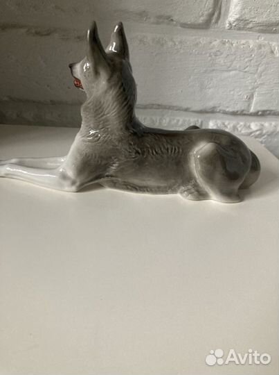 Статуэтка фарфор Собака лфз