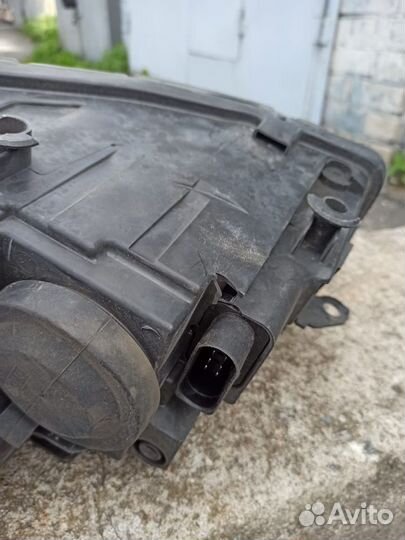 Фара правая golf 6