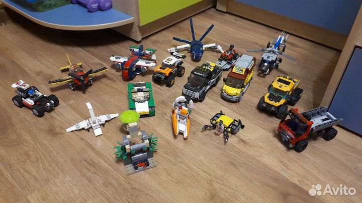 Машинки и иной транспорт Lego