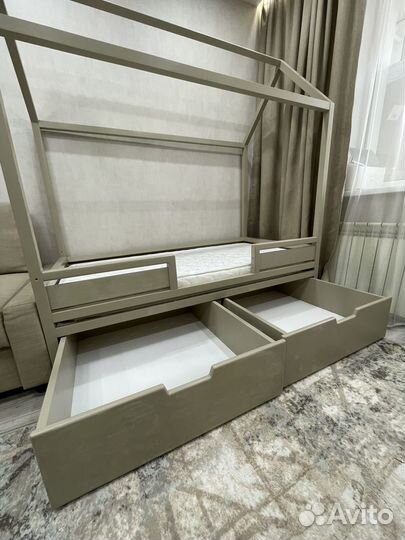 Детская кровать домик из бука