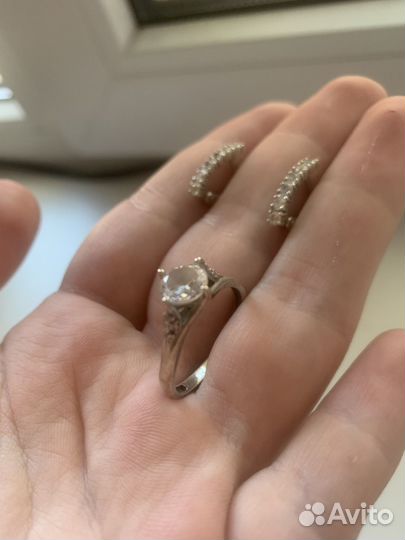Серебряное кольцо и серьги