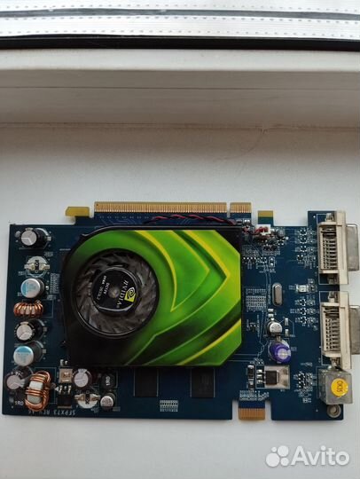 Монитор с видеокартой 7600GT