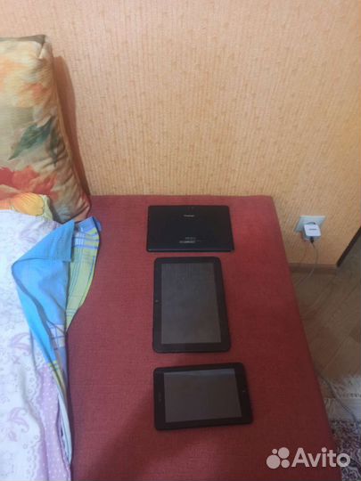 Продам планшеты на запчасти