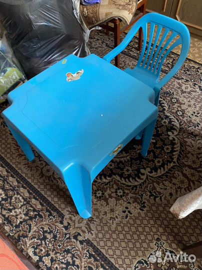 Стол детский пластиковый