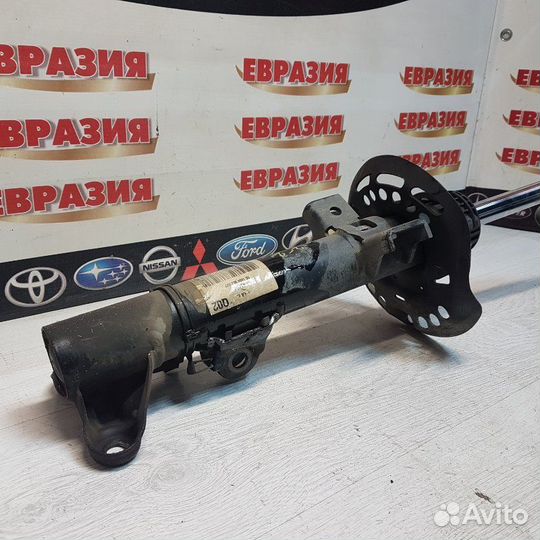 Стойка подвески передняя правая Mercedes-Benz