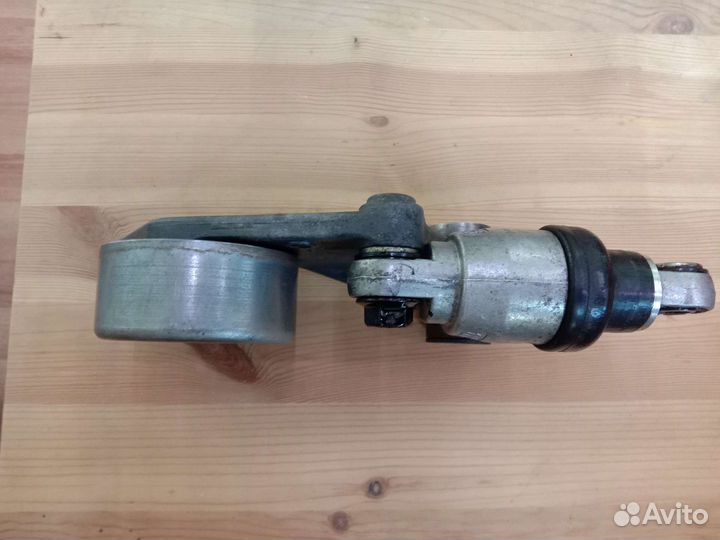 Toyota натяжитель приводного ремня 2az