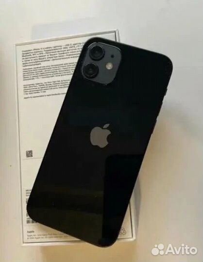 Телефон iPhone 12