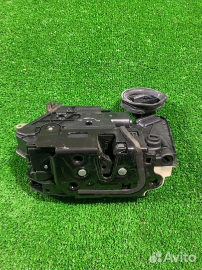 Замок двери задней правой Volkswagen Golf 6 CCZ