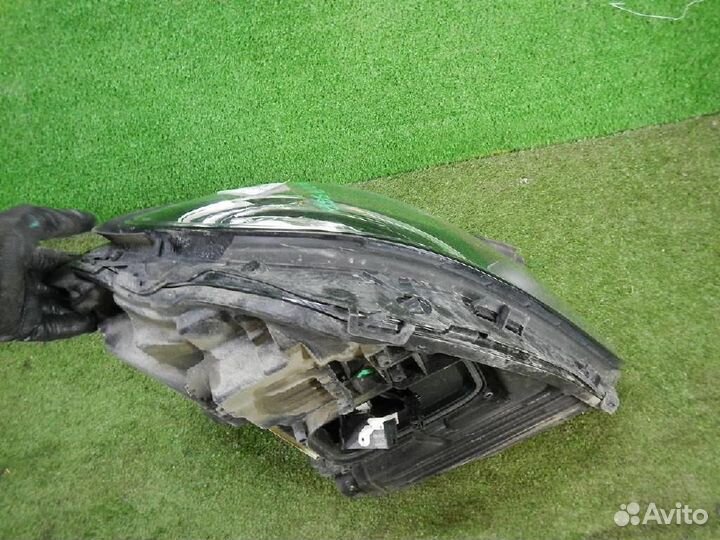 Фара правая Mercedes-Benz E-Class