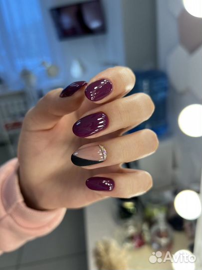 Педикюр с покрытием лаком