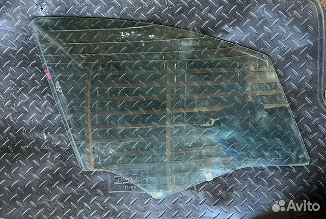 Стекло переднее правое Peugeot 307