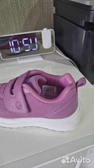 Кроссовки для девочки новые