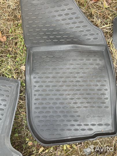 Автомобильные коврики Renault Sandero Stepway