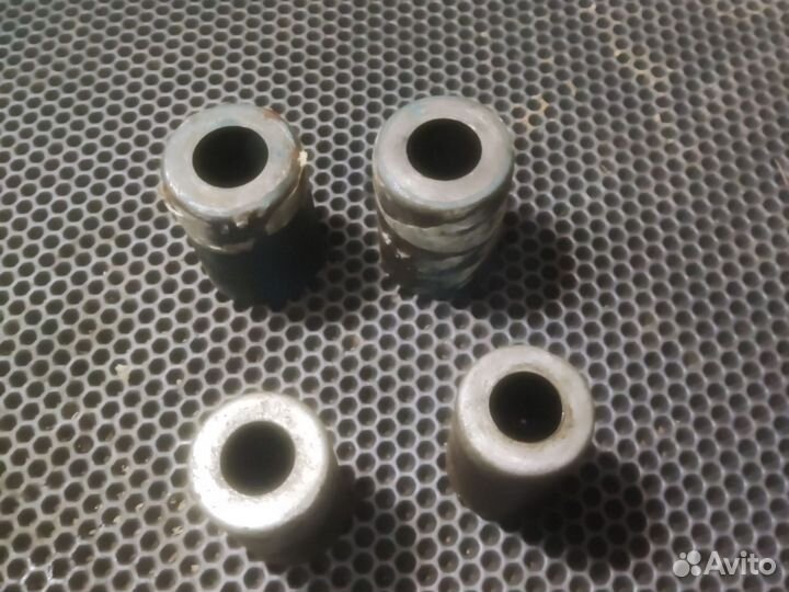 Стаканы амортизаторов Иж 49