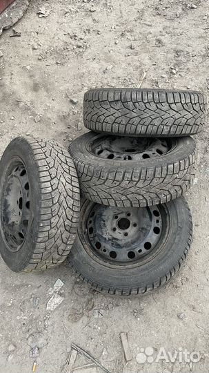 Комплект колес VW Polo Skoda Rapid 185/60R15 зима