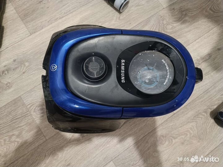 Пылесос Samsung sc18m2110sb