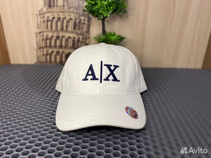 Кепка Armani белая