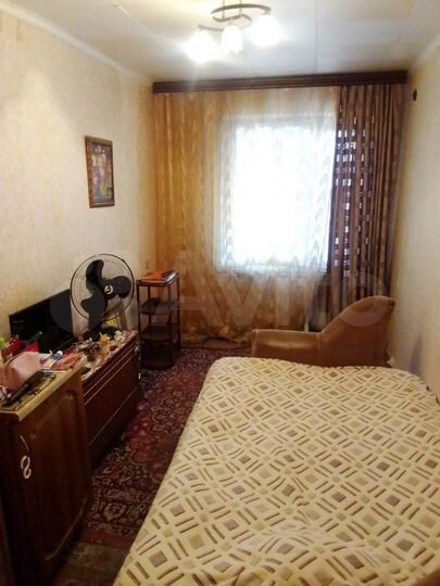 2-к. квартира, 42 м², 3/3 эт.