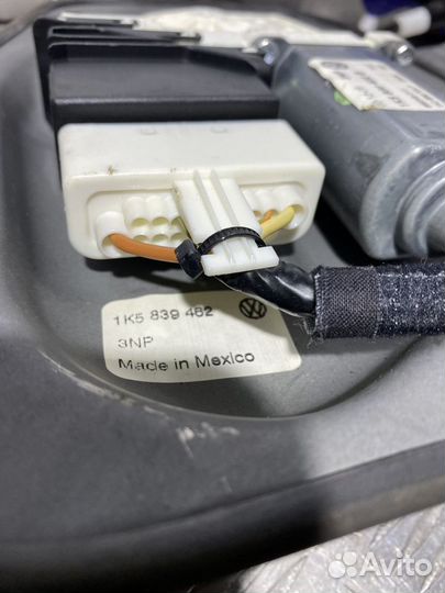 Стеклоподъемник задний правый VolksWagen Jetta 5