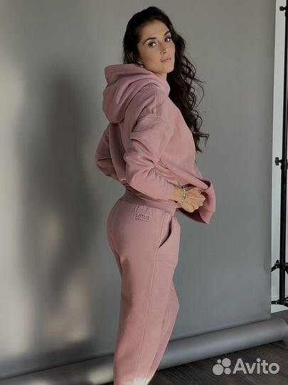 Спортивный костюм женский