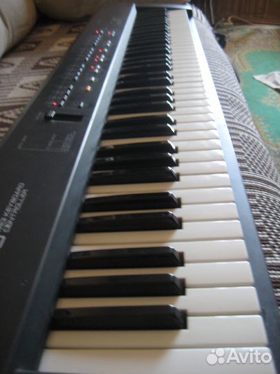 Roland A-30 миди клавиатура