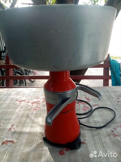 Сепаратор для молока электрический