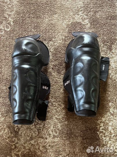 Хоккейные наколенники