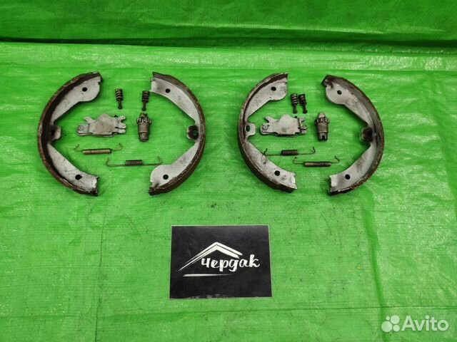 Колодки ручника комплект оригинал Таурег/Кайен/Ку7