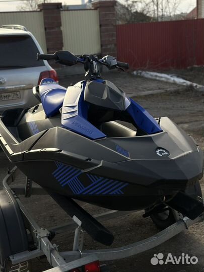 BRP spark trixx 2up