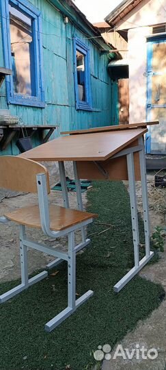 Растущая парта со стулом дэми