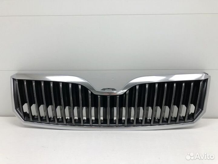 Решетка радиатора Skoda Superb 2